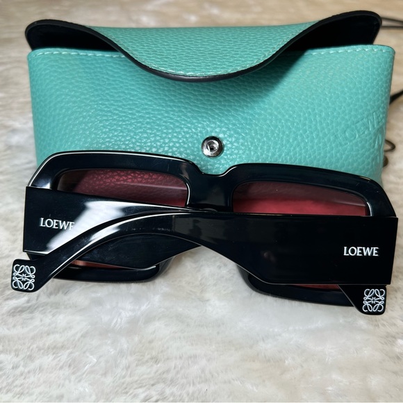 Loewe - Picture 5 of 6